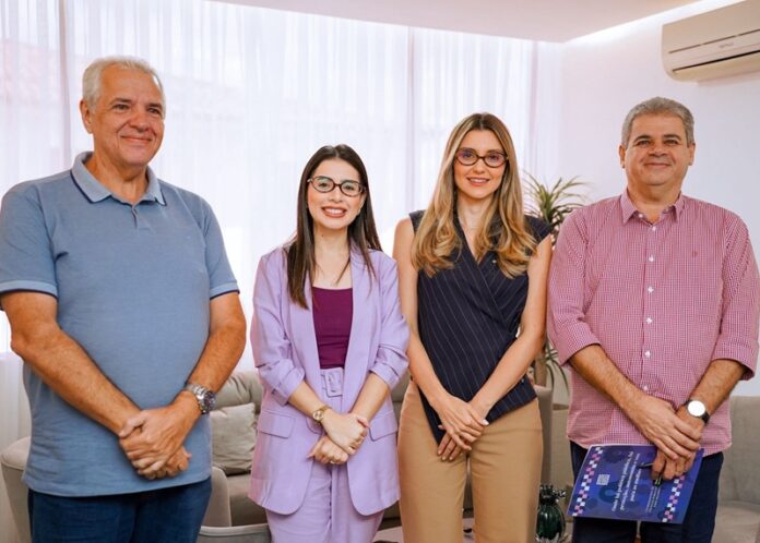 emprega elas