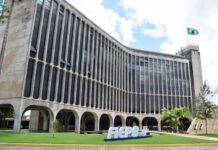 Na FIEPB, governador assina ordem de serviço para revitalização dos distritos industriais fiepb predio