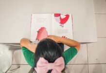 criança leitura